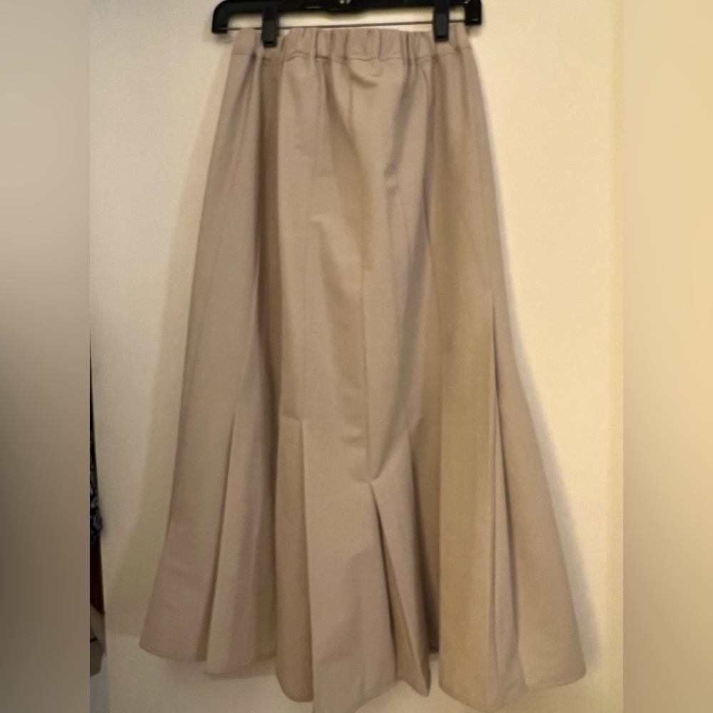 COS pretty khaki color skirt.